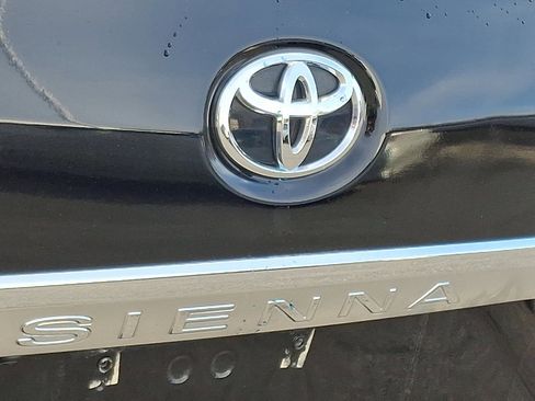 Certified 2020 Toyota Sienna Limited image 33