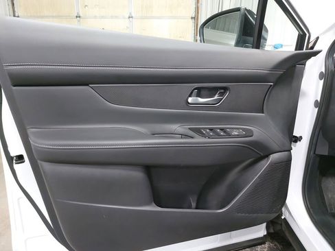 Certified 2025 Nissan Murano SV w/ Cargo Package AWD/4WD image 28