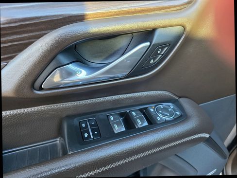 Used 2021 GMC Yukon Denali w/ Denali Ultimate Package AWD/4WD image 41