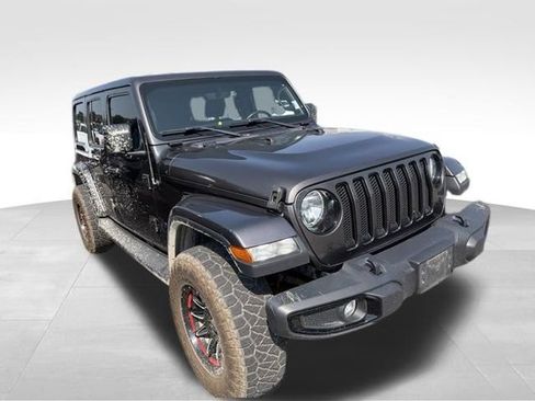 Used 2019 Jeep Wrangler Unlimited Sahara AWD/4WD image 5