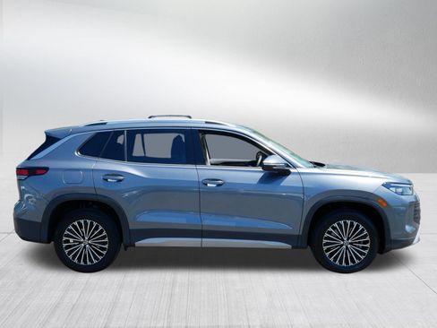 Certified 2025 Volkswagen Tiguan S w/ 18" Wheel Package AWD/4WD image 8