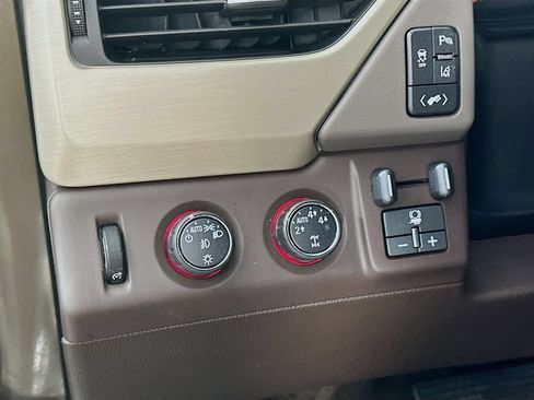 Used 2015 GMC Yukon Denali w/ Open Road Package AWD/4WD image 15