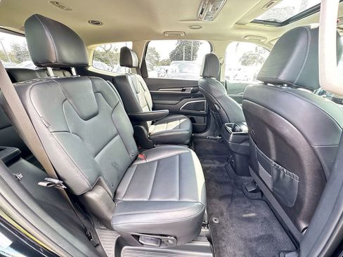 Used 2025 Kia Telluride S FWD image 30