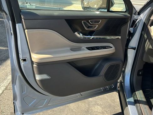 Certified 2022 Lincoln Corsair FWD image 13