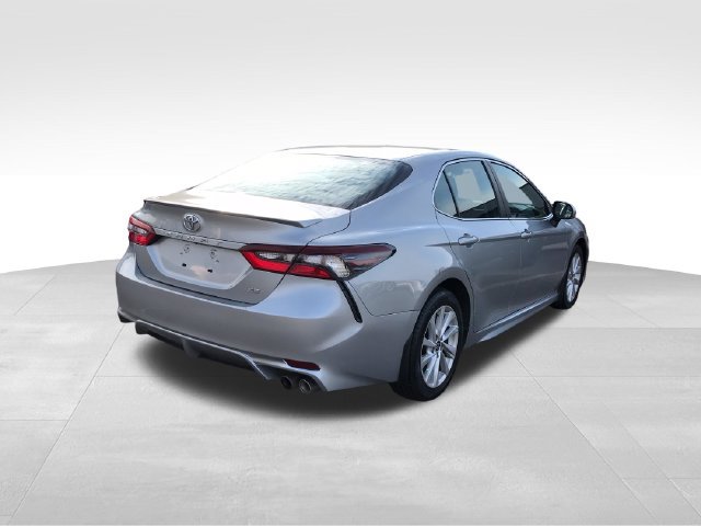 Used 2024 Toyota Camry SE FWD image 2