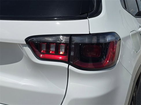 New 2025 Jeep Compass Latitude w/ Sun & Sound Group image 8