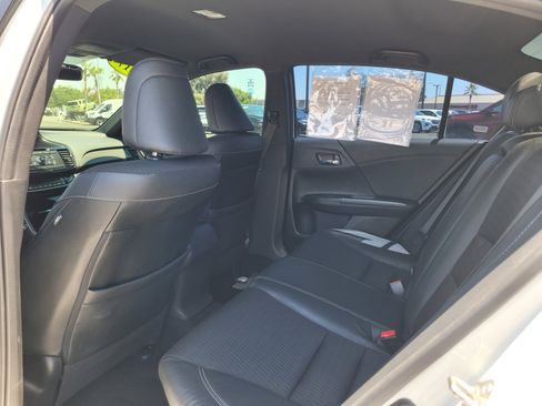 Used 2017 Honda Accord Sport image 13