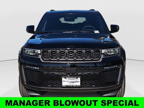 New 2026 Jeep Grand Cherokee L Limited w/ Limited Altitude Package AWD/4WD image 8