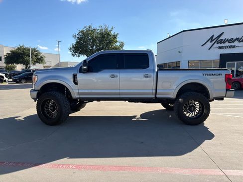 Used 2022 Ford F250 Platinum w/ Tremor Off-Road Package AWD/4WD image 2