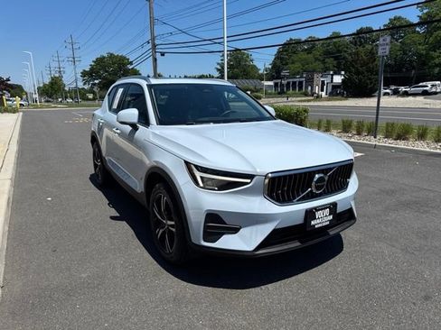Used 2025 Volvo XC40 B5 Core AWD/4WD image 6