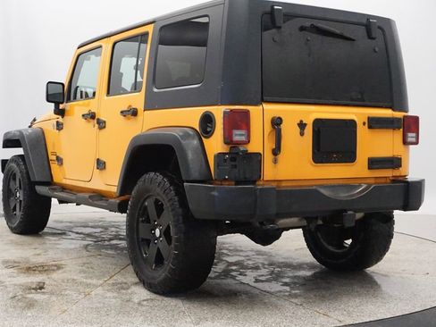 Used 2012 Jeep Wrangler Unlimited Sport image 3