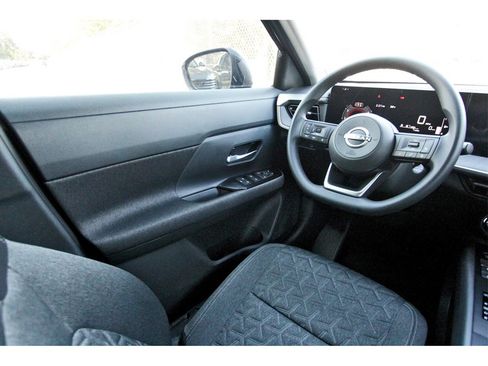 New 2026 Nissan Kicks SV w/ Charging Package image 6