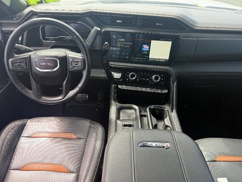 Used 2024 GMC Sierra 2500 AT4 w/ AT4 Premium Plus Package image 20