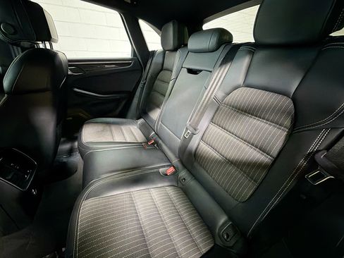 Certified 2023 Porsche Macan Turbo AWD/4WD image 21