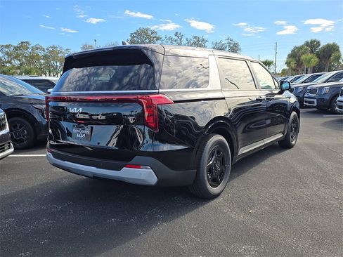 New 2026 Kia Carnival image 8