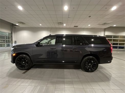 Used 2023 Cadillac Escalade ESV Sport Platinum w/ LPO, ONYX Package image 2