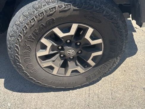 Used 2023 Toyota Tacoma TRD Off-Road w/ Technology Package image 25