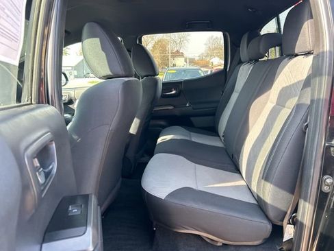 Used 2023 Toyota Tacoma TRD Off-Road w/ Advanced Technology Package image 16