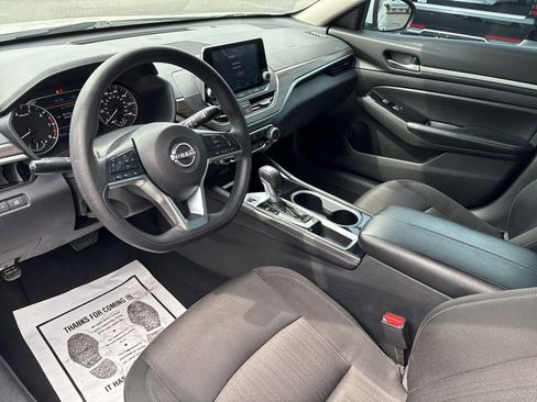 Used 2023 Nissan Altima 2.5 SV image 10
