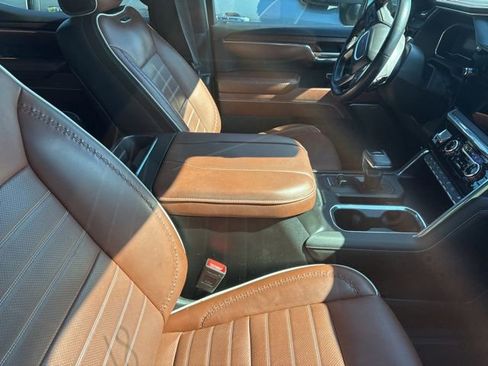 Used 2024 GMC Sierra 1500 Denali Ultimate image 3