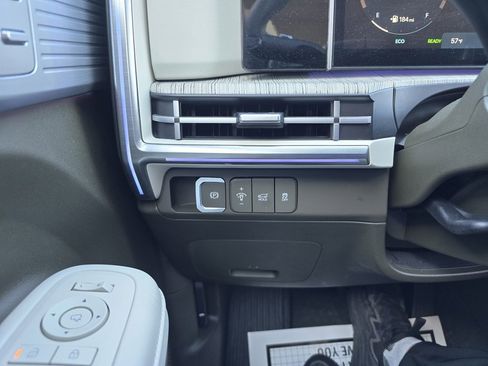 Used 2025 Hyundai Santa Fe Calligraphy image 17