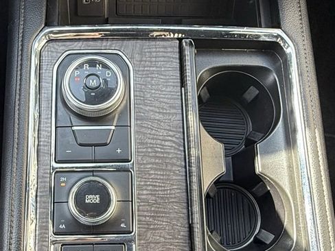 Used 2021 Ford Expedition Limited image 15