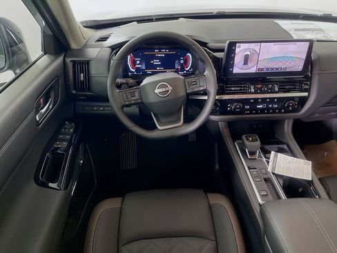 New 2026 Nissan Pathfinder Platinum image 16