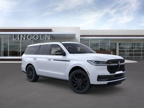 New 2026 Lincoln Navigator Reserve image 7