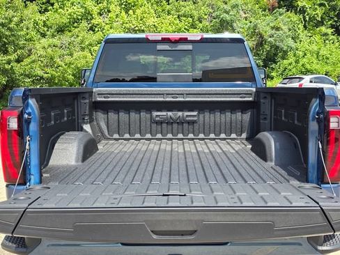 New 2026 GMC Sierra 2500 Denali w/ Denali Reserve Package AWD/4WD image 8
