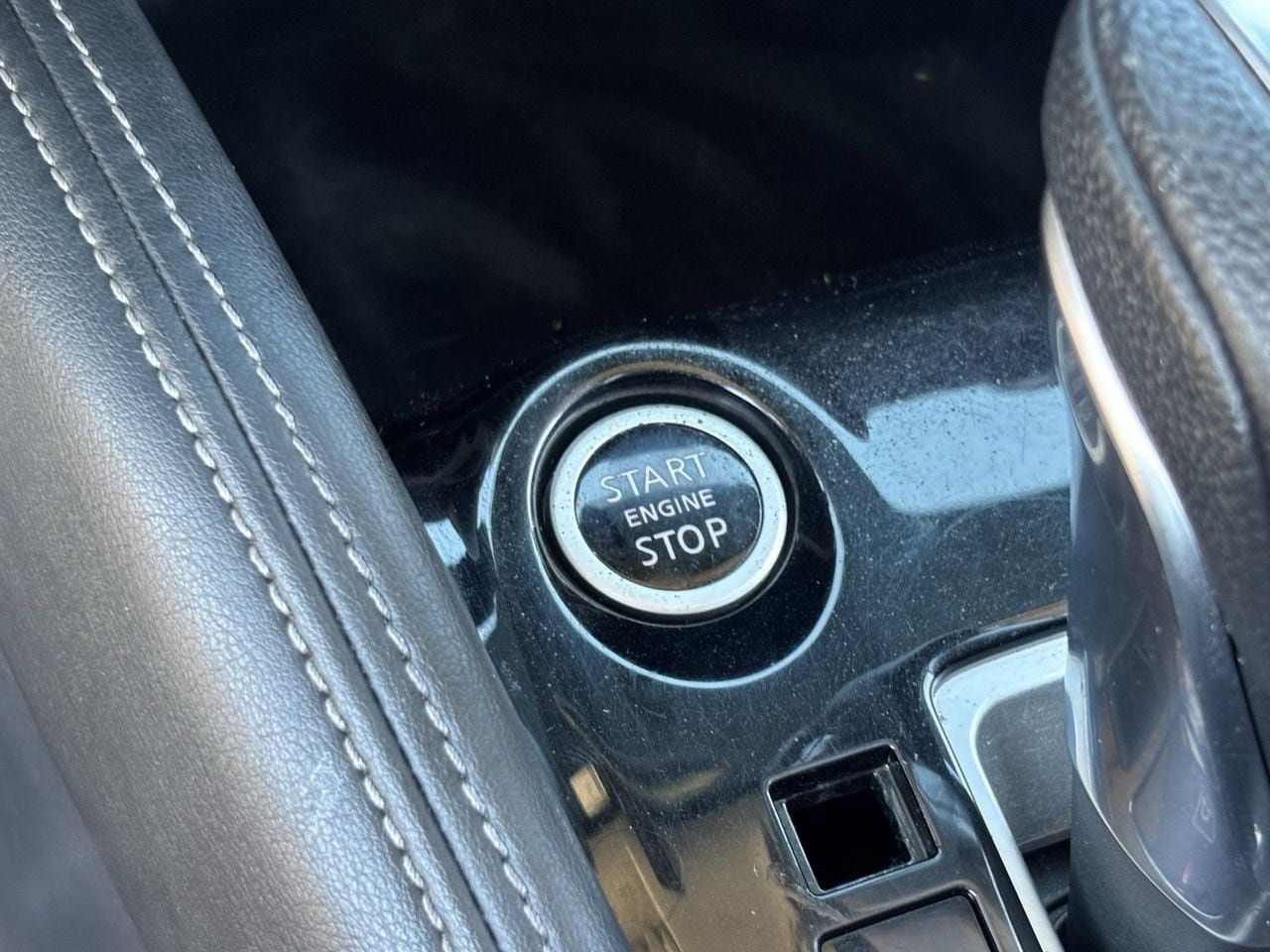 Used 2020 Nissan Kicks SR FWD image 24