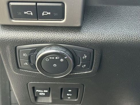 Used 2018 Ford F150 Platinum w/ Equipment Group 701A Luxury image 17