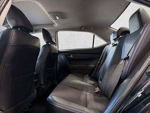 Used 2018 Toyota Corolla SE w/ SE Premium Package FWD image 23