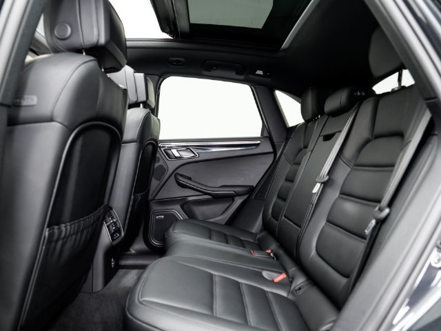 Certified 2026 Porsche Macan AWD/4WD image 24