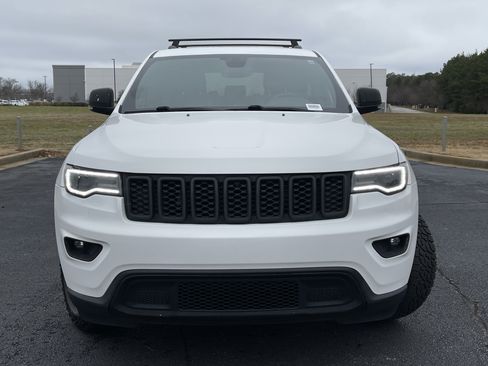 Used 2019 Jeep Grand Cherokee Limited w/ Luxury Group II image 3