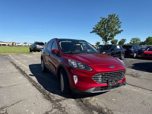 Used 2021 Ford Escape Titanium w/ Titanium Elite Package AWD/4WD image 14