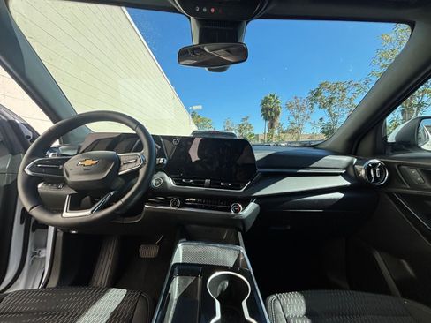 Used 2025 Chevrolet Equinox LT image 33