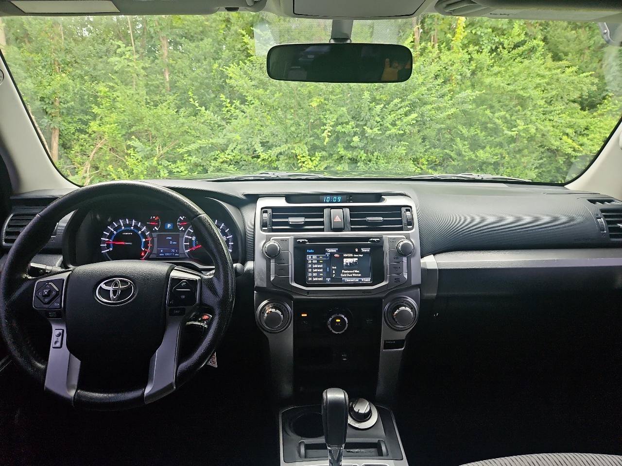 Used 2014 Toyota 4Runner SR5 AWD/4WD image 34