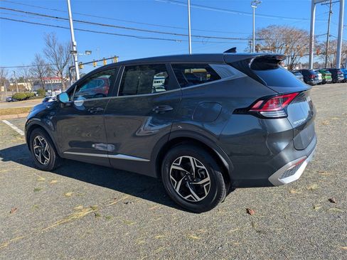 Used 2023 Kia Sportage LX image 6