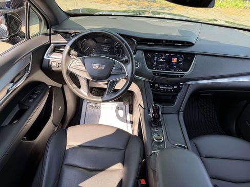 Used 2023 Cadillac XT5 Luxury AWD/4WD image 16