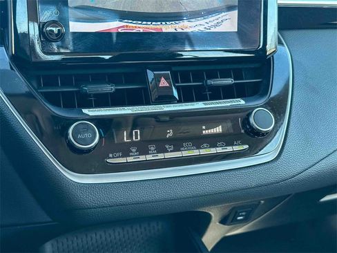 Certified 2024 Toyota Corolla LE image 31