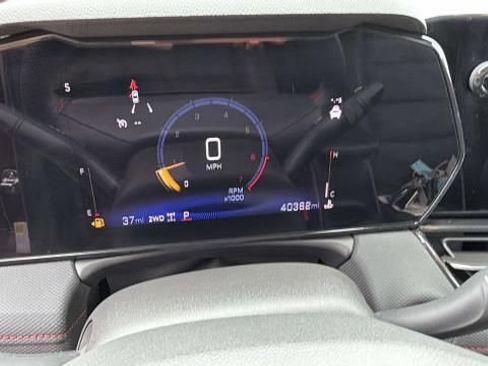 Used 2025 Chevrolet TrailBlazer RS w/ Convenience Package AWD/4WD image 20