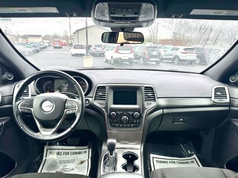 Used 2021 Jeep Grand Cherokee Laredo w/ Security & Convenience Group AWD/4WD image 19
