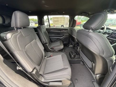New 2026 Jeep Grand Cherokee L Laredo RWD image 8