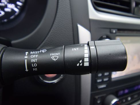 Used 2017 Nissan Altima 2.5 SV w/ Convenience Package image 19