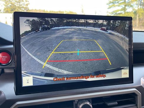 Used 2024 Toyota Tacoma TRD Sport w/ TRD Sport Upgrade Package image 11