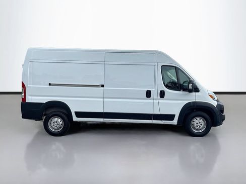 Used 2023 RAM ProMaster 2500 FWD image 2