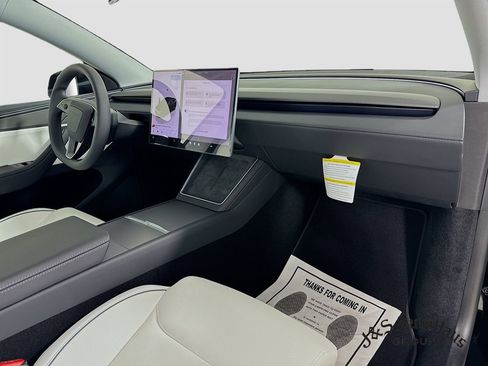 Used 2026 Tesla Model Y Performance image 35