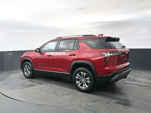 Used 2025 Chevrolet Equinox LT w/ Convenience Package II image 3