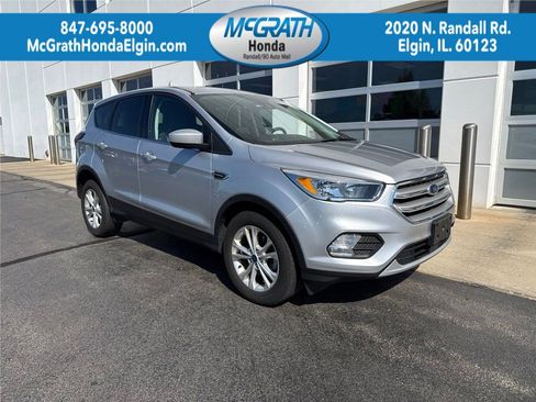 Used 2019 Ford Escape SE FWD image 1