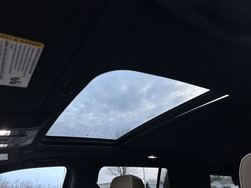 Used 2024 Chevrolet Tahoe Premier image 23